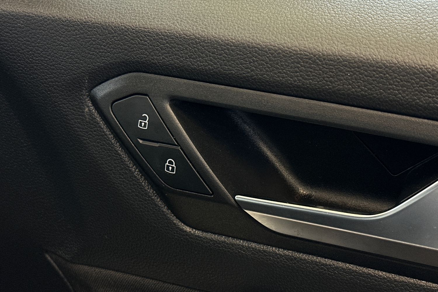 Used Volkswagen T-Roc 2022 for sale - 76859798: Photo 18