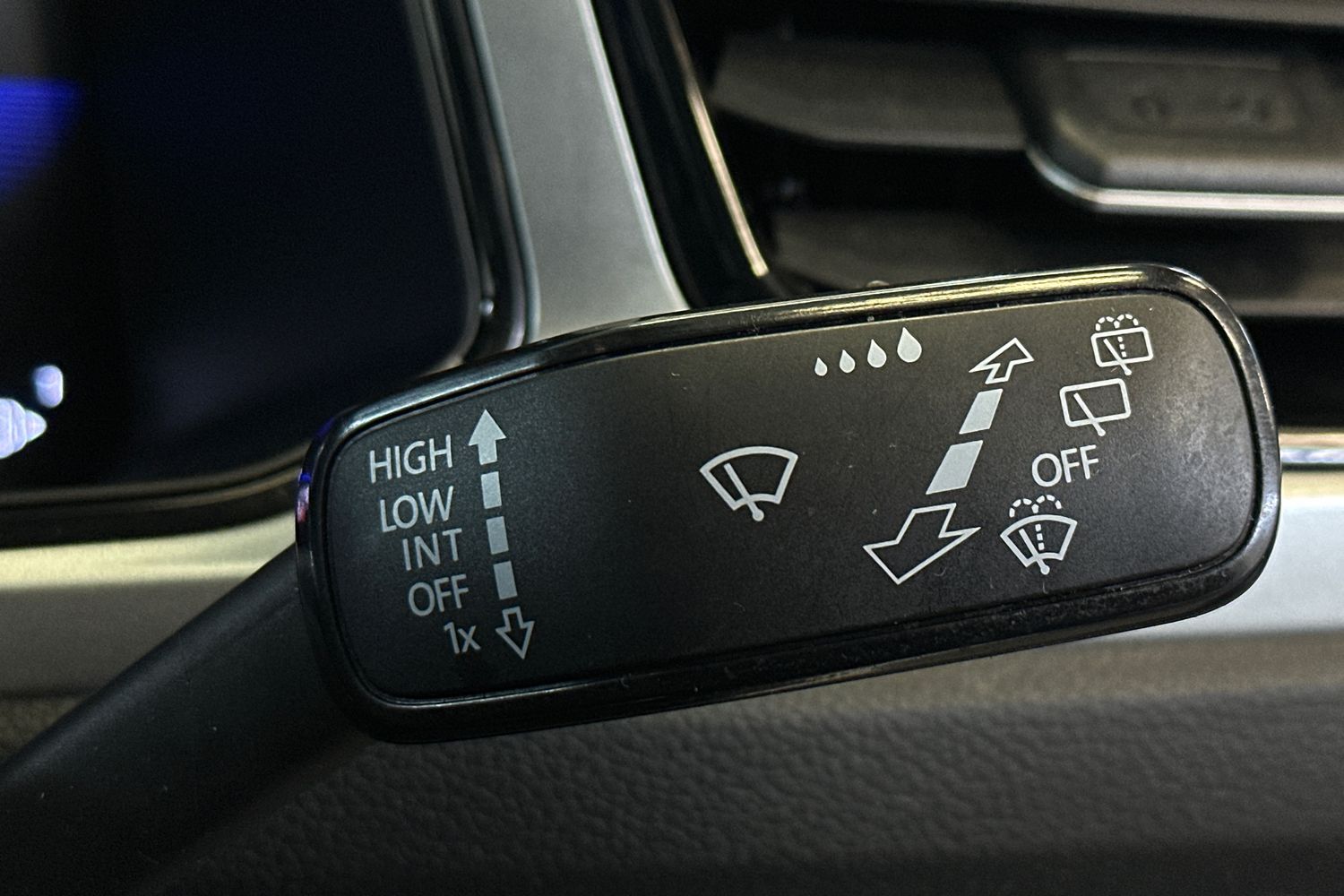 Used Volkswagen T-Roc 2022 for sale - 76859798: Photo 22