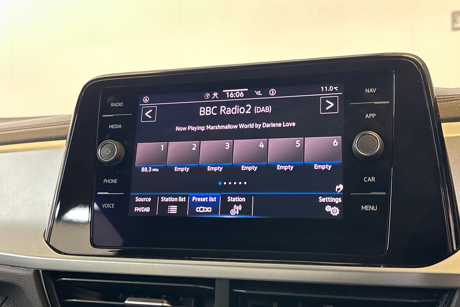 Used Volkswagen T-Roc 2022 for sale - 76859798: Photo 25