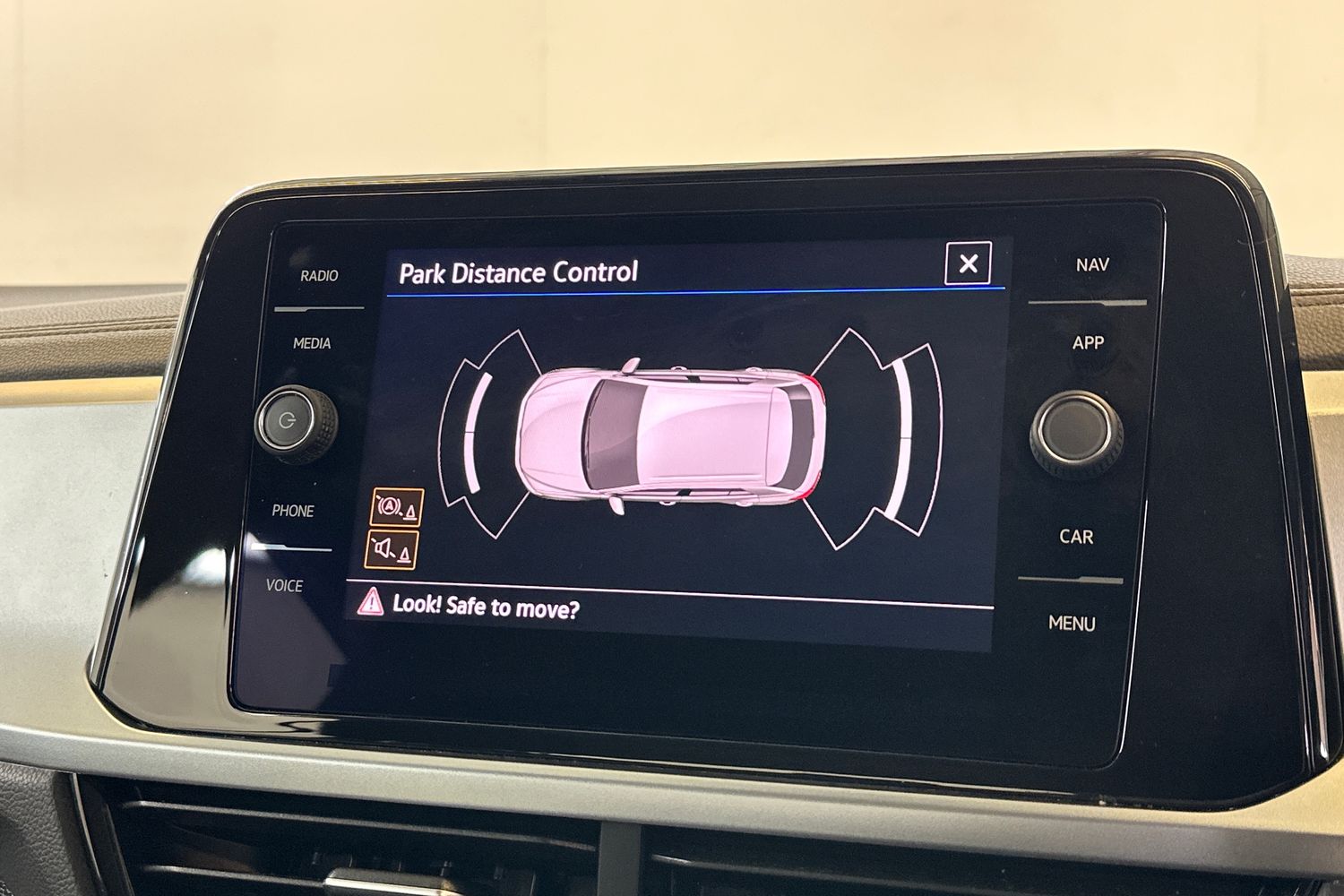 Used Volkswagen T-Roc 2022 for sale - 76859798: Photo 28