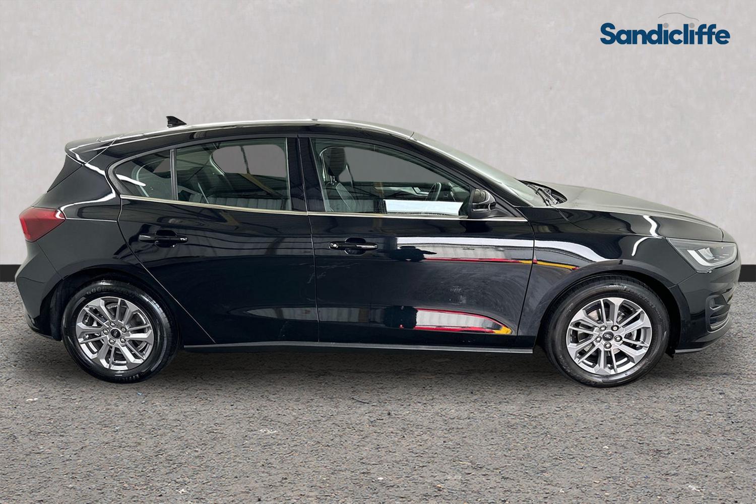 Used Ford Focus 2022 for sale - 76353558: Photo 3