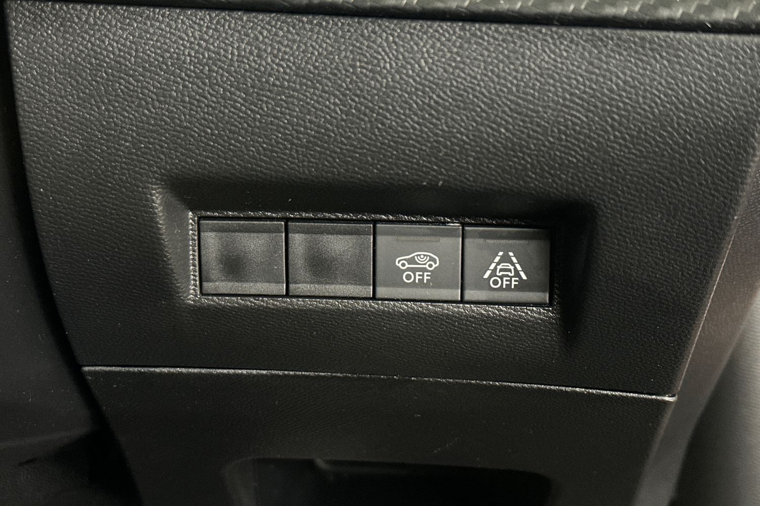 Used Peugeot 2008 2021 for sale - 75970772: Photo 24