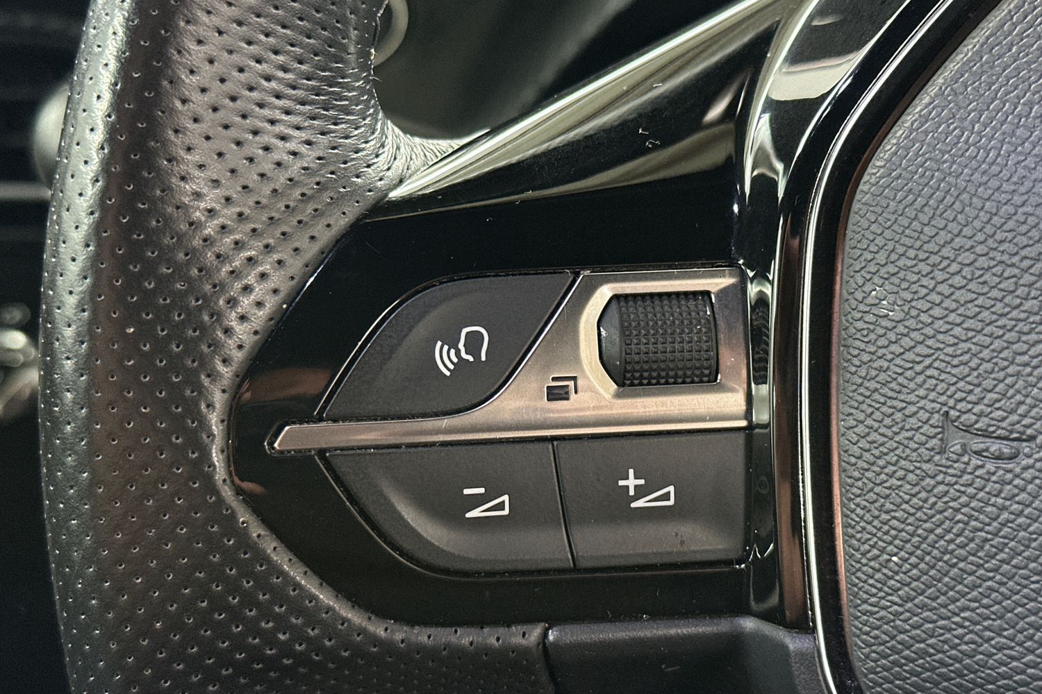 Used Peugeot 2008 2021 for sale - 75970772: Photo 26