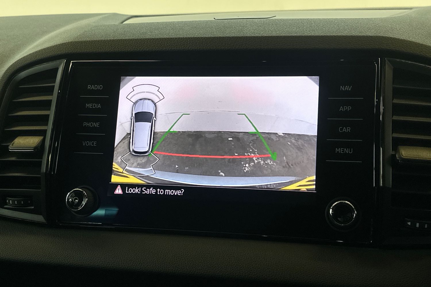 Used Skoda Karoq 2022 for sale - 77107507: Photo 32