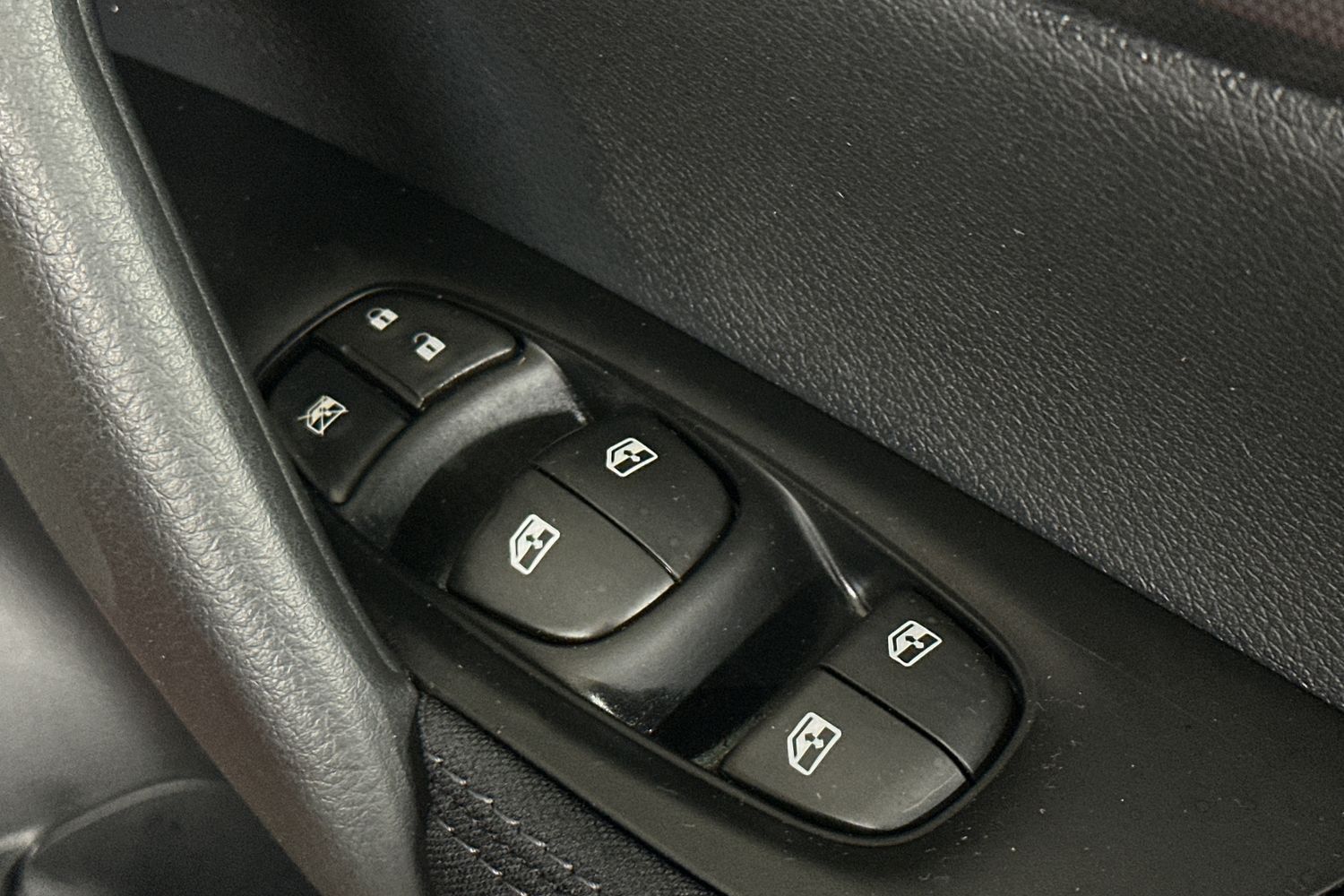 Used Nissan Qashqai 2018 for sale - 76687051: Photo 17