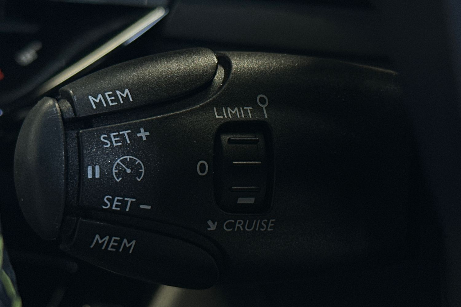 Used Peugeot 2008 2021 for sale - 77530112: Photo 30