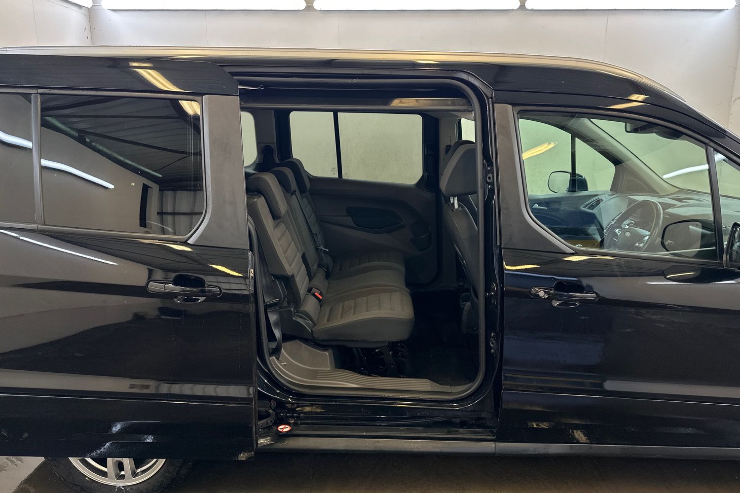 Used Ford Grand Tourneo Connect 2020 for sale - 77668423: Photo 39