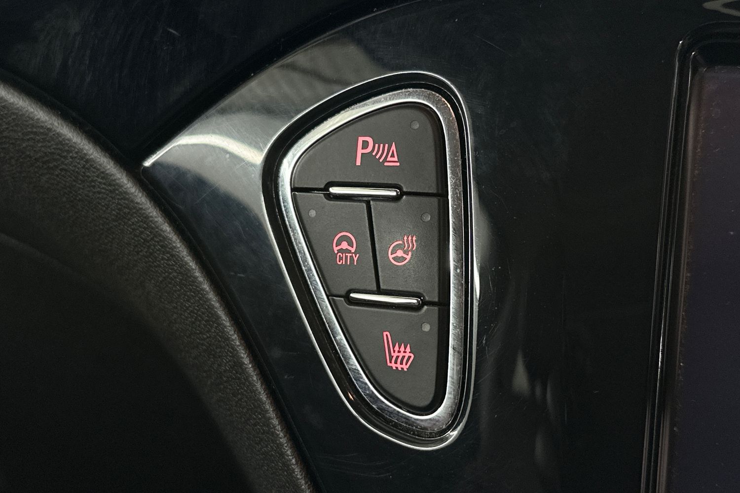 Used Vauxhall ADAM 2015 for sale - 76342562: Photo 32