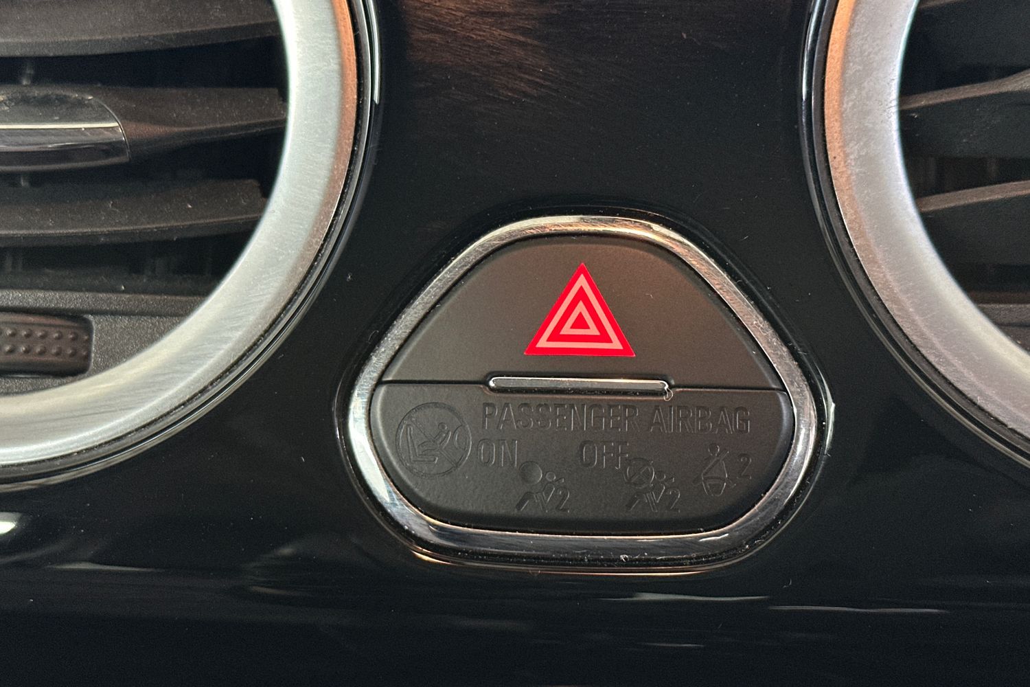 Used Vauxhall ADAM 2015 for sale - 76342562: Photo 33