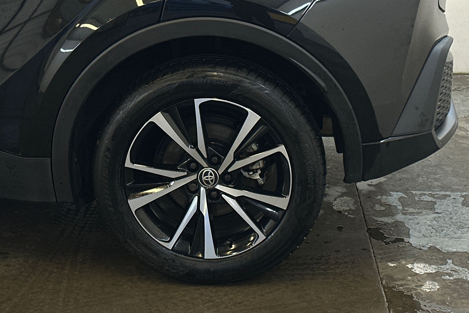 Used Toyota C-HR 2024 for sale - 77247280: Photo 11