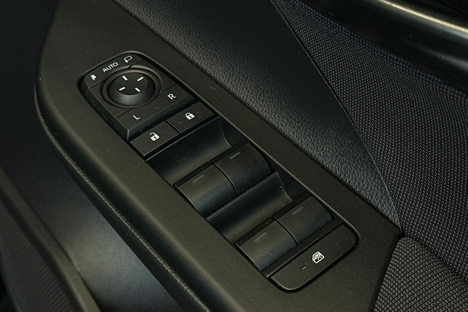 Used Toyota C-HR 2024 for sale - 77247280: Photo 26