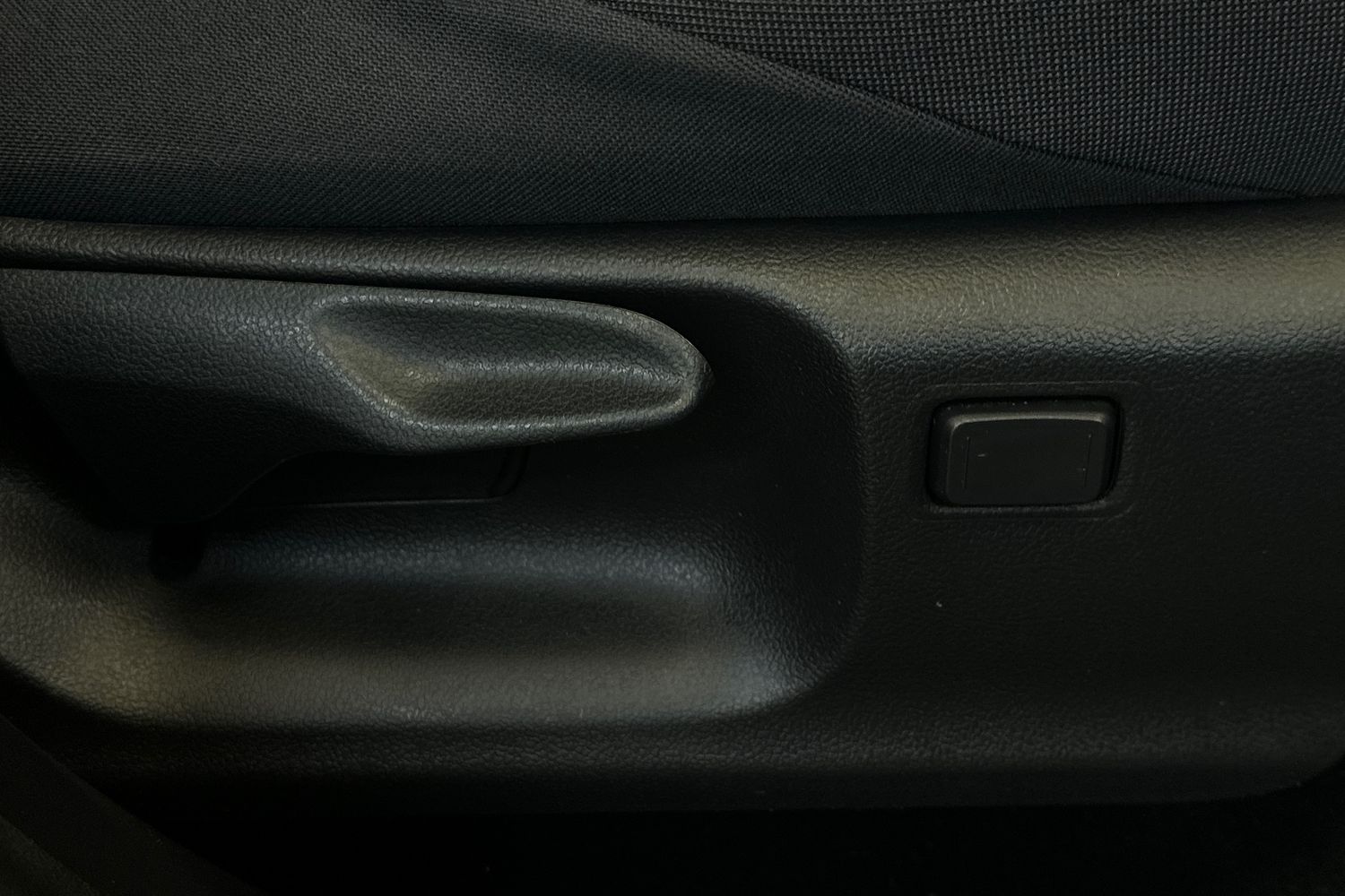 Used Toyota C-HR 2024 for sale - 77247280: Photo 27