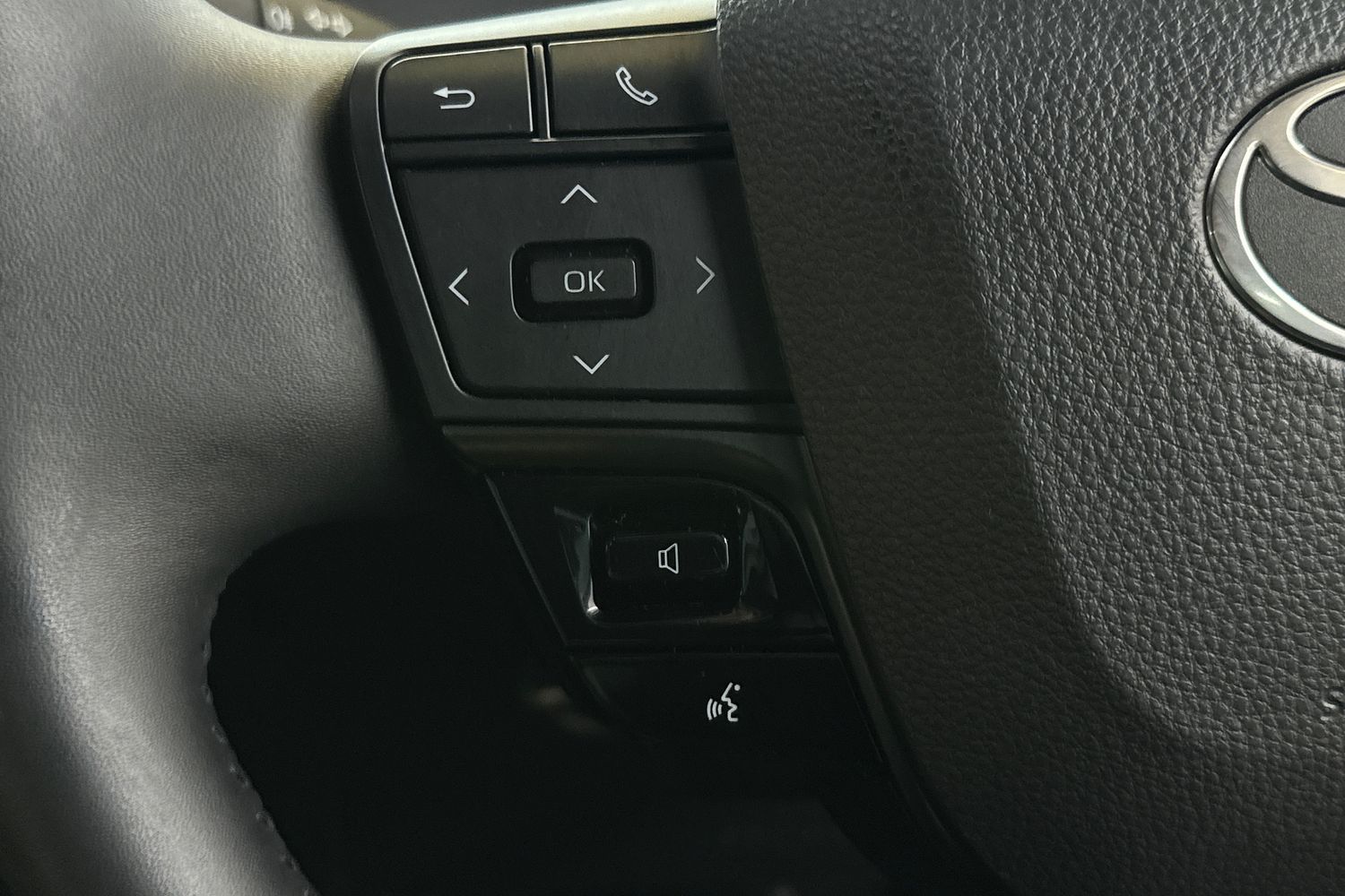 Used Toyota C-HR 2024 for sale - 77247280: Photo 30