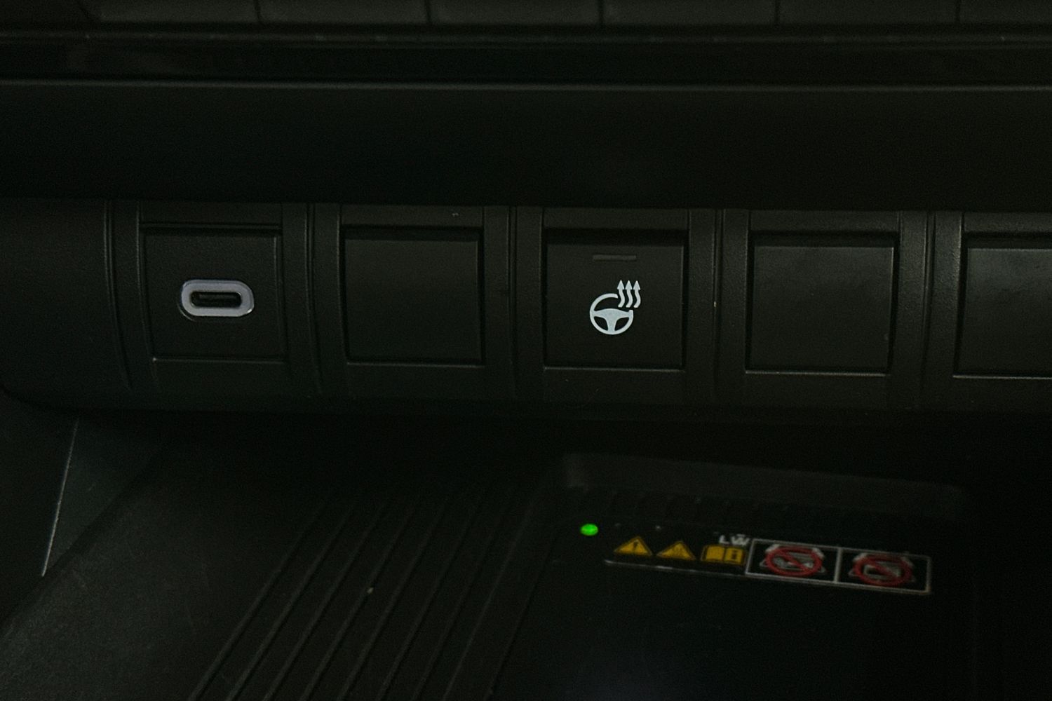 Used Toyota C-HR 2024 for sale - 77247280: Photo 40