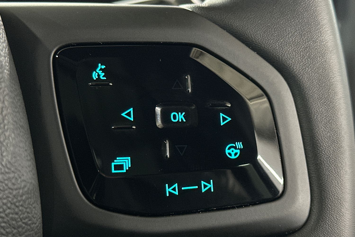 Used Ford Explorer 2025 for sale - 76725536: Photo 25