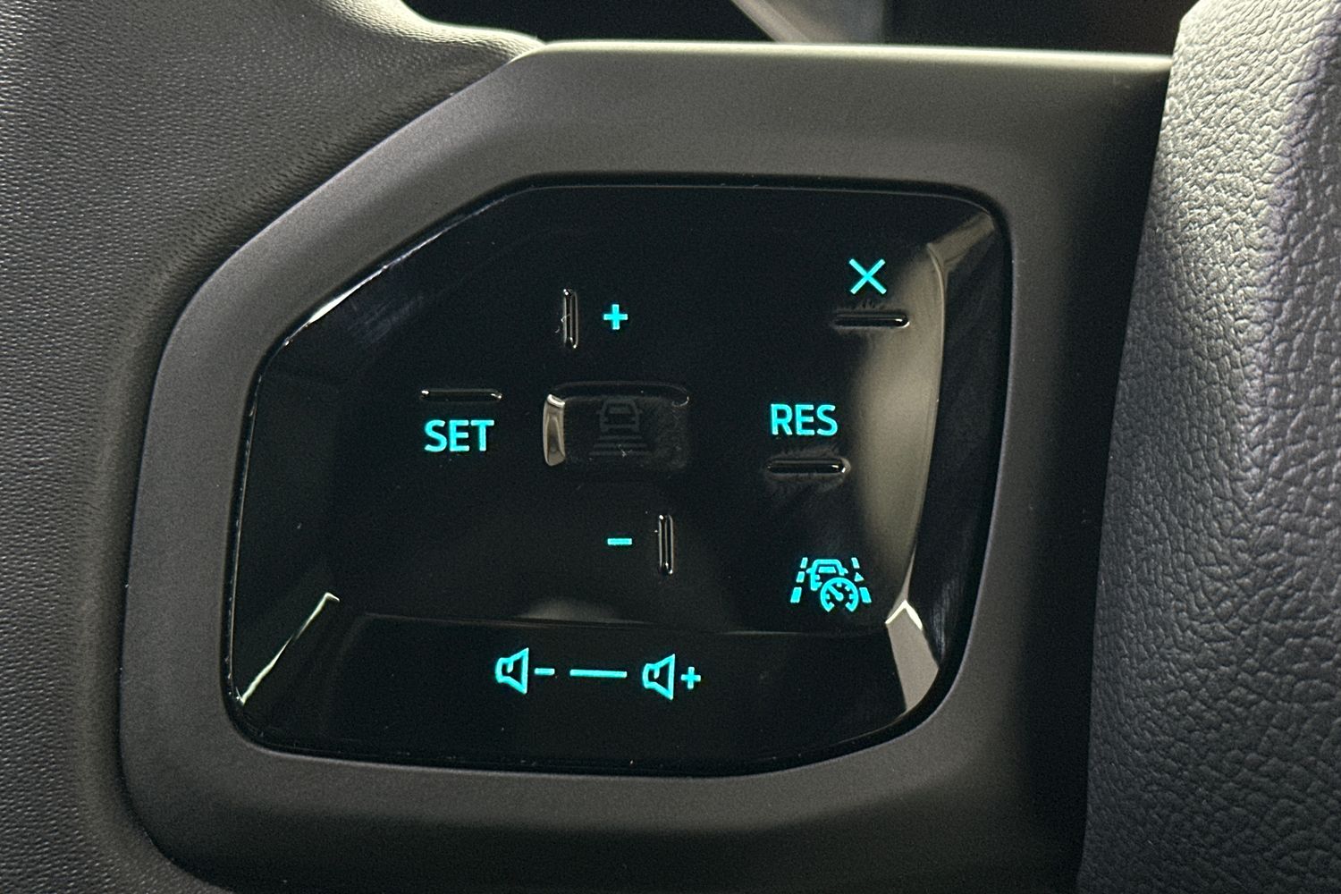 Used Ford Explorer 2025 for sale - 76725536: Photo 26