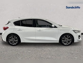 Used Ford Focus 2023 for sale - 76082809: Photo 3
