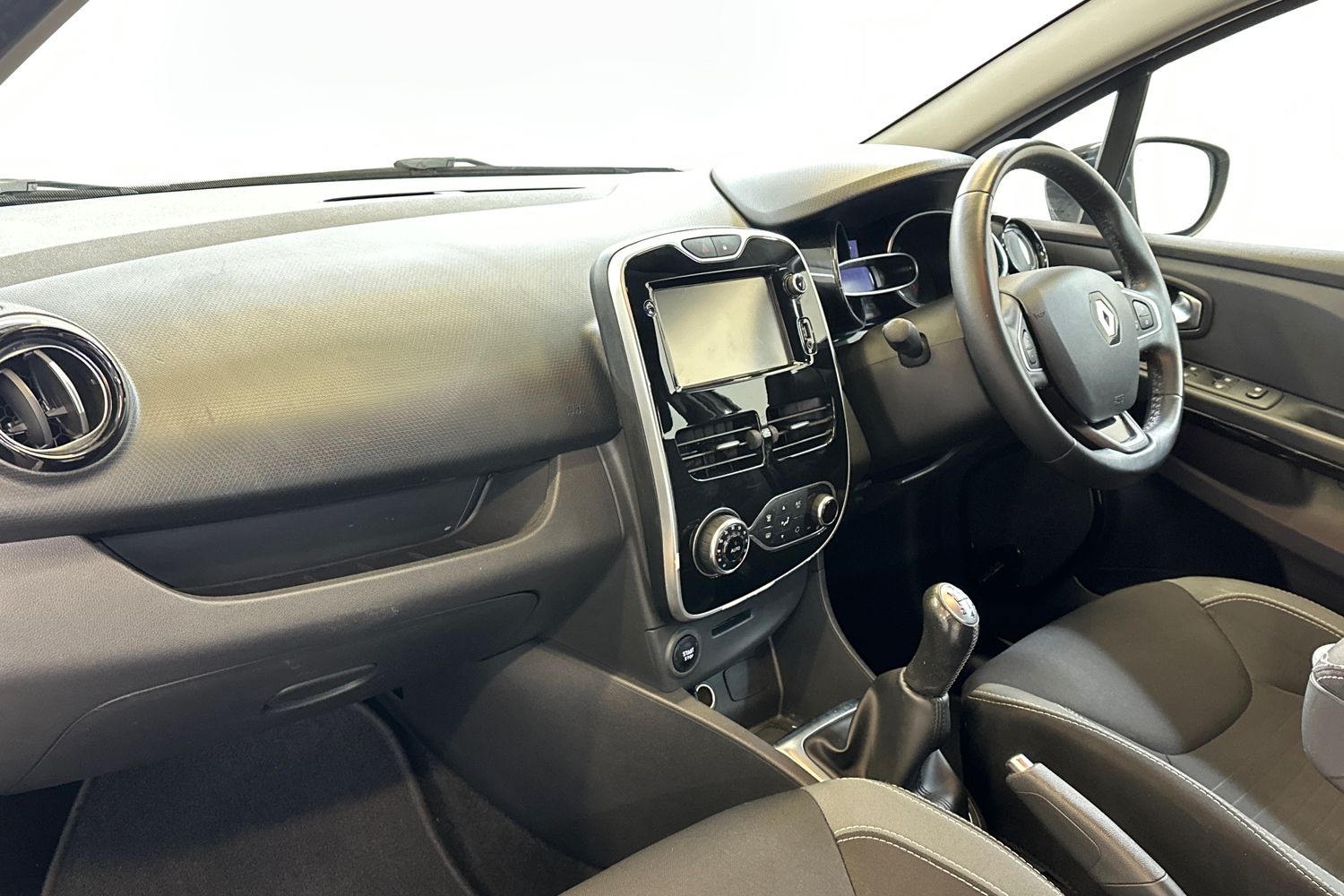 Used Renault Clio 2016 for sale - 77328990: Photo 12