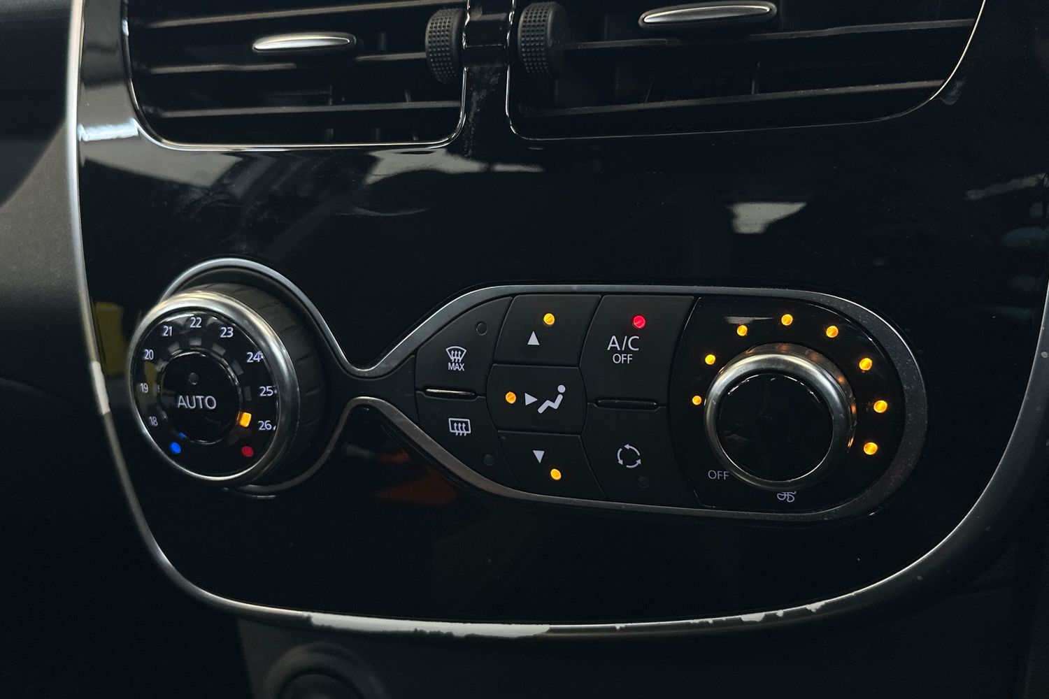 Used Renault Clio 2016 for sale - 77328990: Photo 31