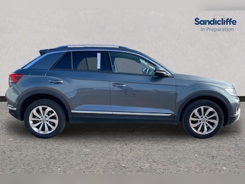 Used Volkswagen T-Roc 2022 for sale - 77730796: Photo