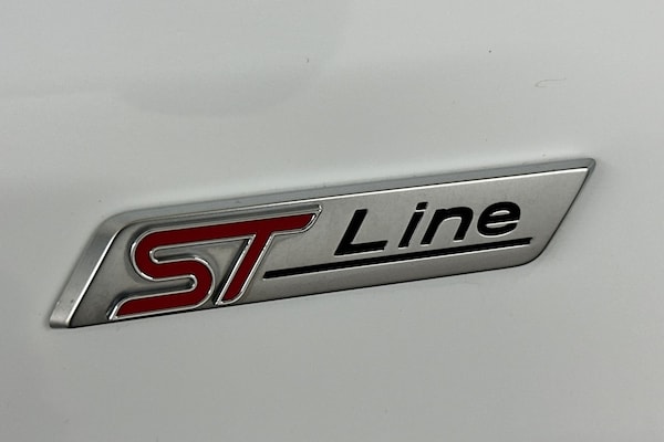 Used Ford Focus 2023 for sale - 76264285: Photo 17