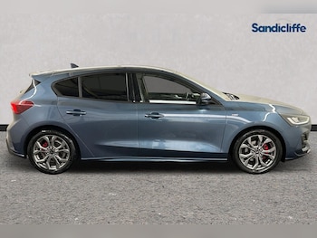 Used Ford Focus 2023 for sale - 76058237: Photo 3