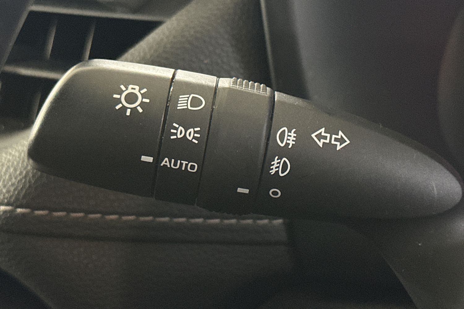 Used Toyota RAV4 2020 for sale - 76536529: Photo 29