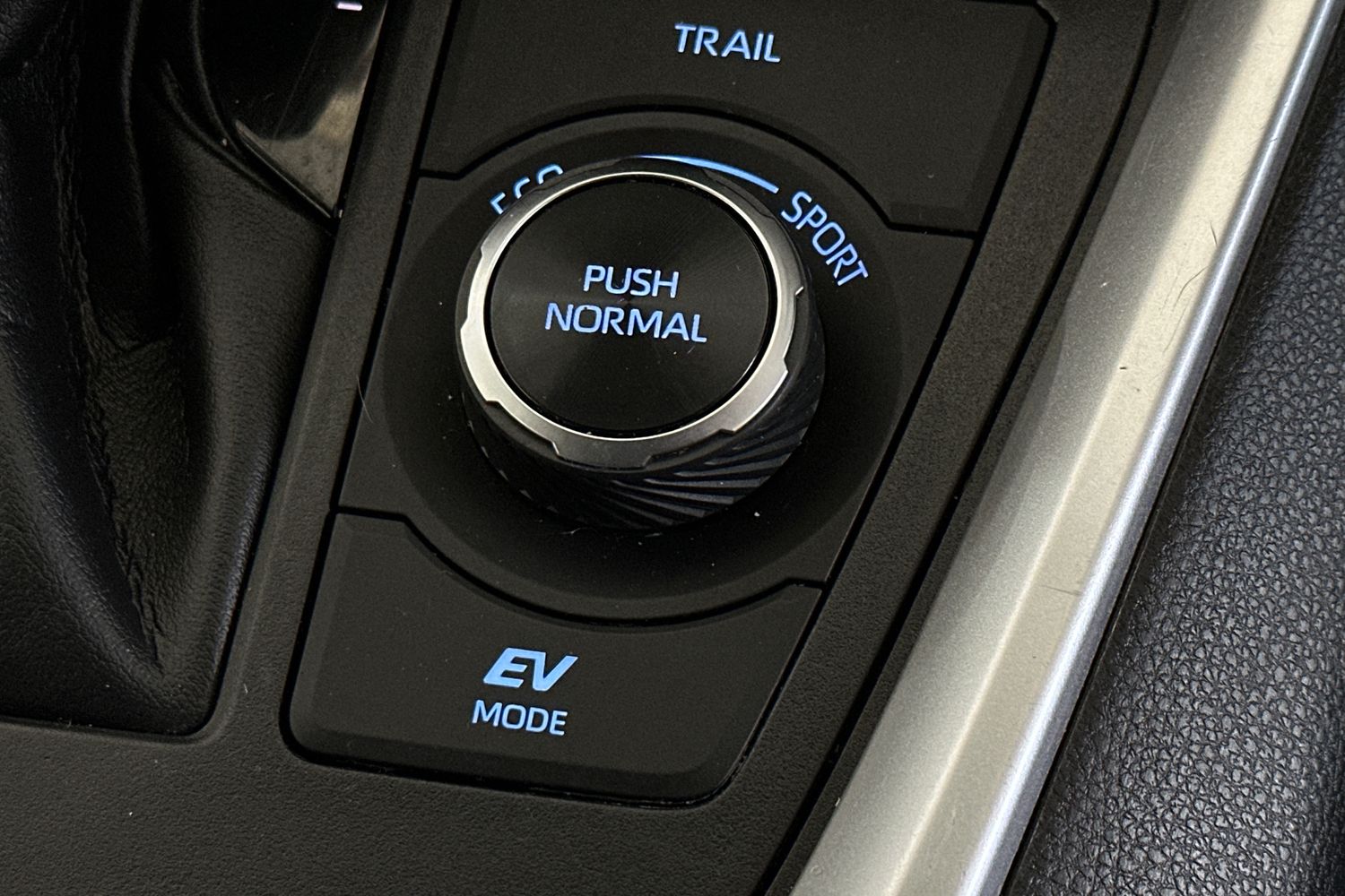 Used Toyota RAV4 2020 for sale - 76536529: Photo 31