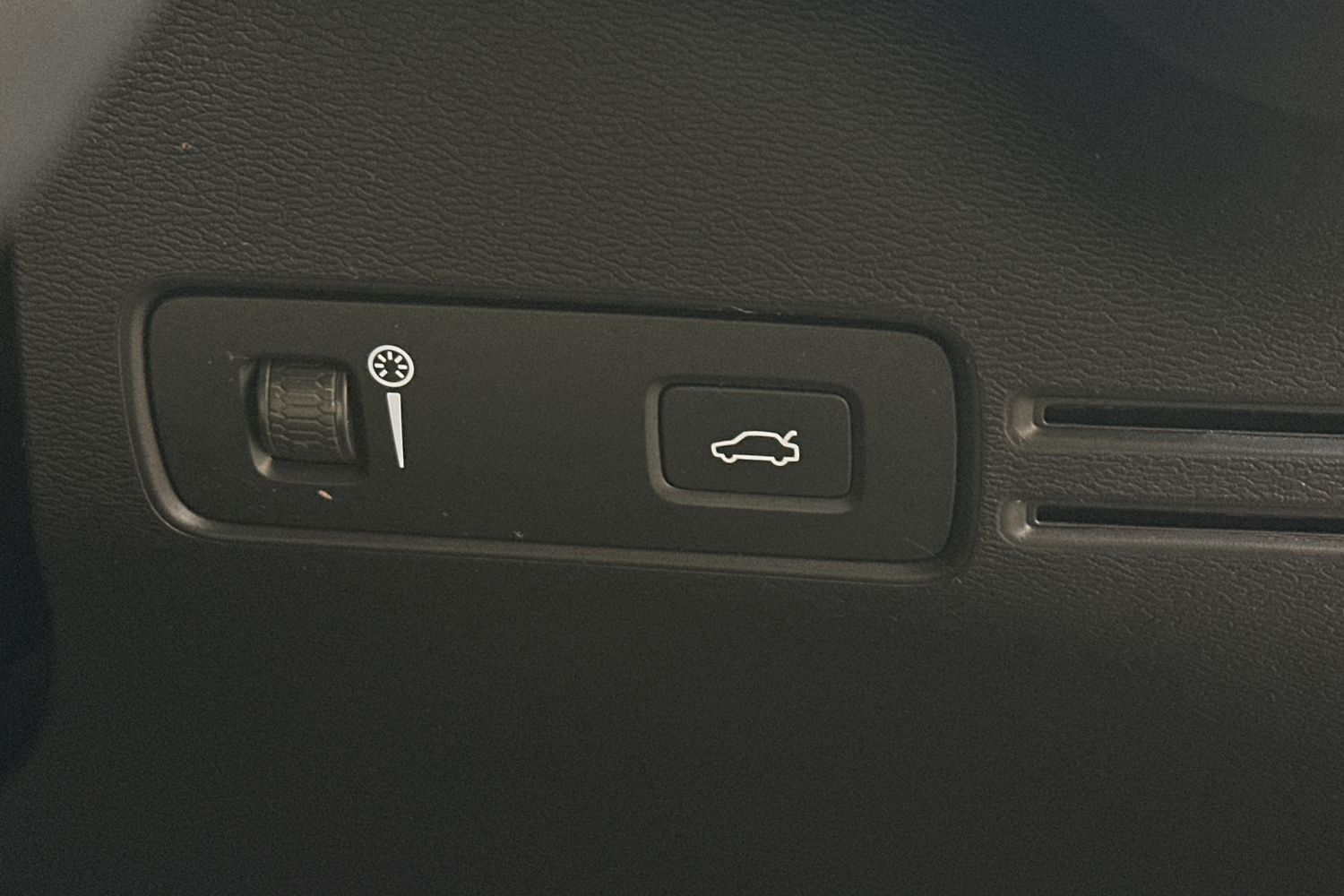 Used Volvo XC40 2022 for sale - 77651069: Photo 29