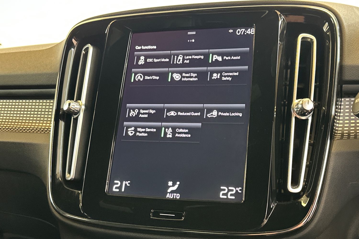 Used Volvo XC40 2022 for sale - 77651069: Photo 37