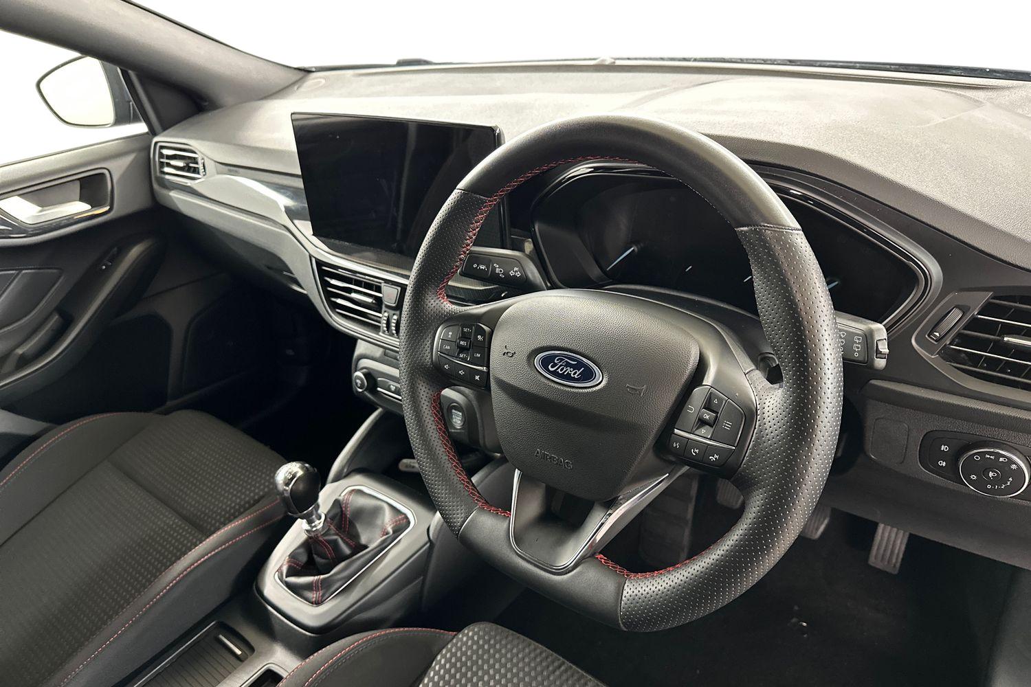 Used Ford Focus 2023 for sale - 76047655: Photo 11