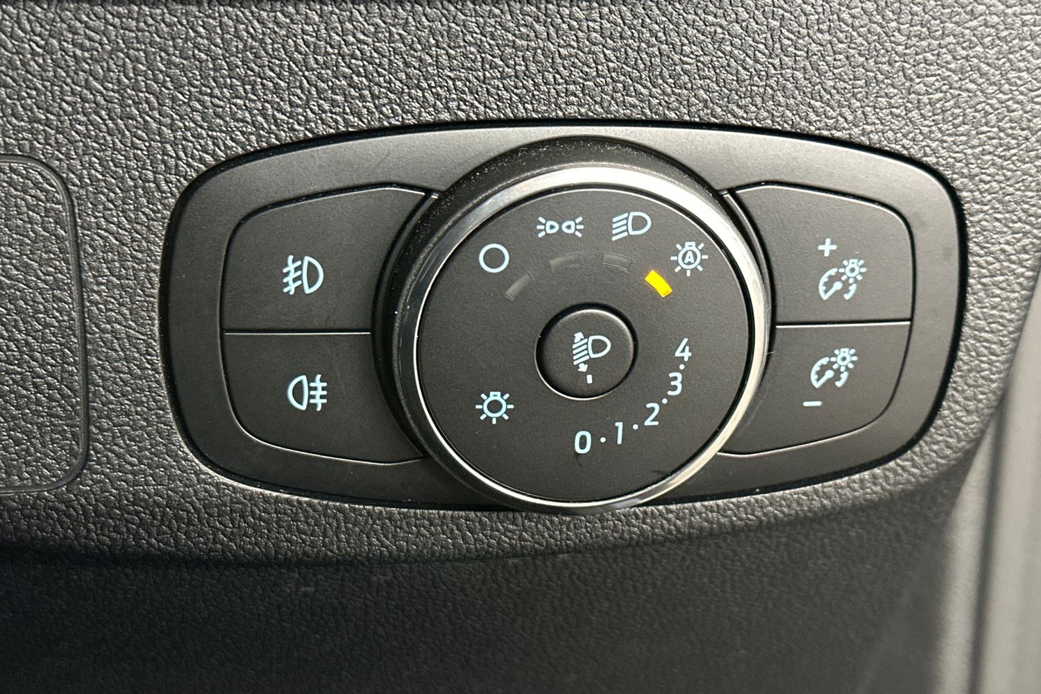 Used Ford Focus 2023 for sale - 76047655: Photo 22