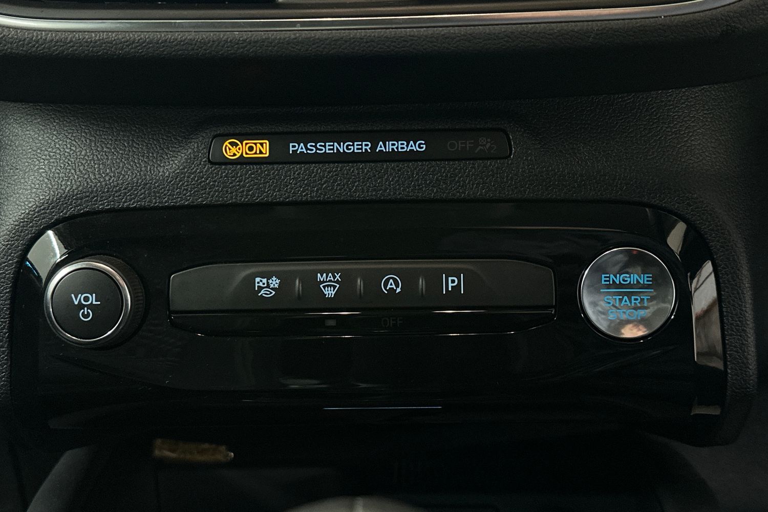 Used Ford Kuga 2025 for sale - 76694246: Photo 32