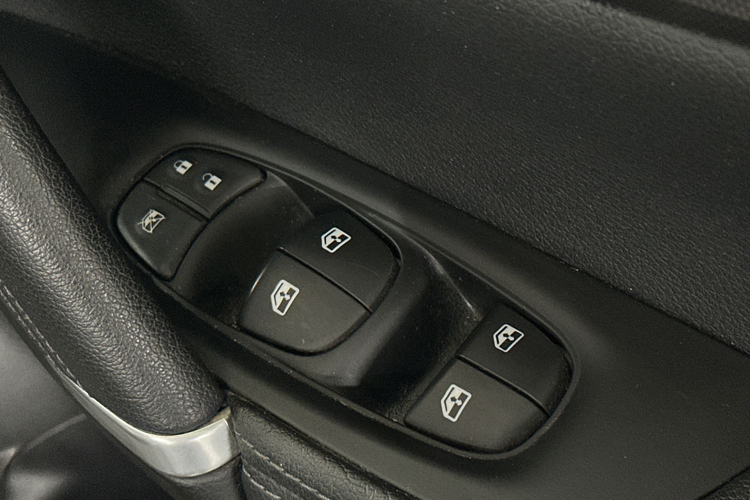 Used Nissan Qashqai 2018 for sale - 76532112: Photo 19