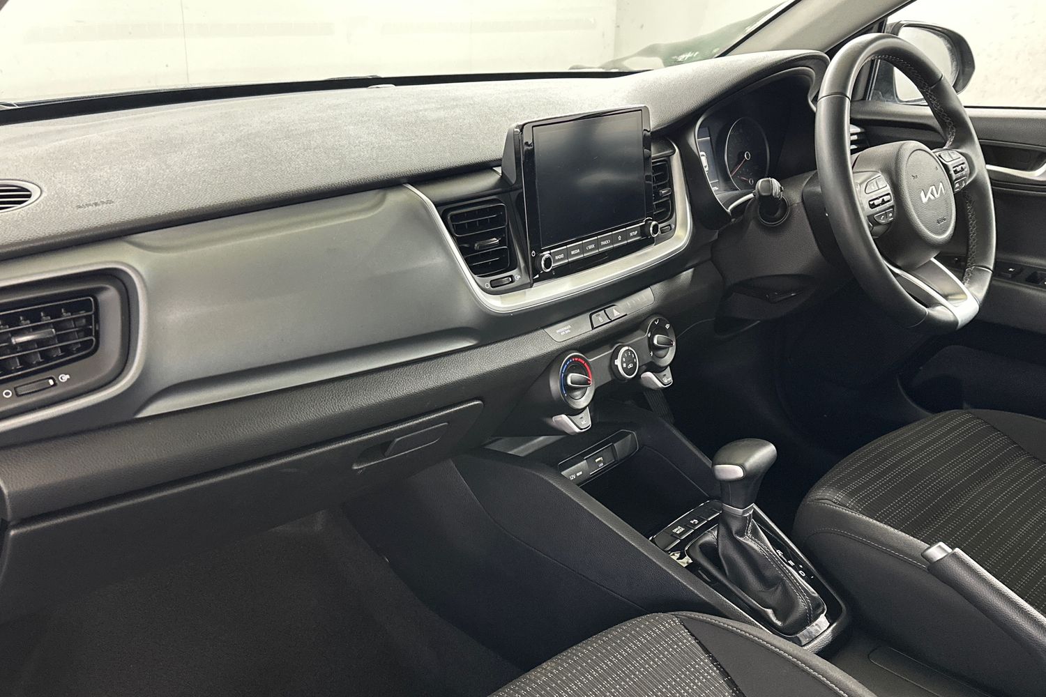 Used Kia Stonic 2022 for sale - 76740992: Photo 12