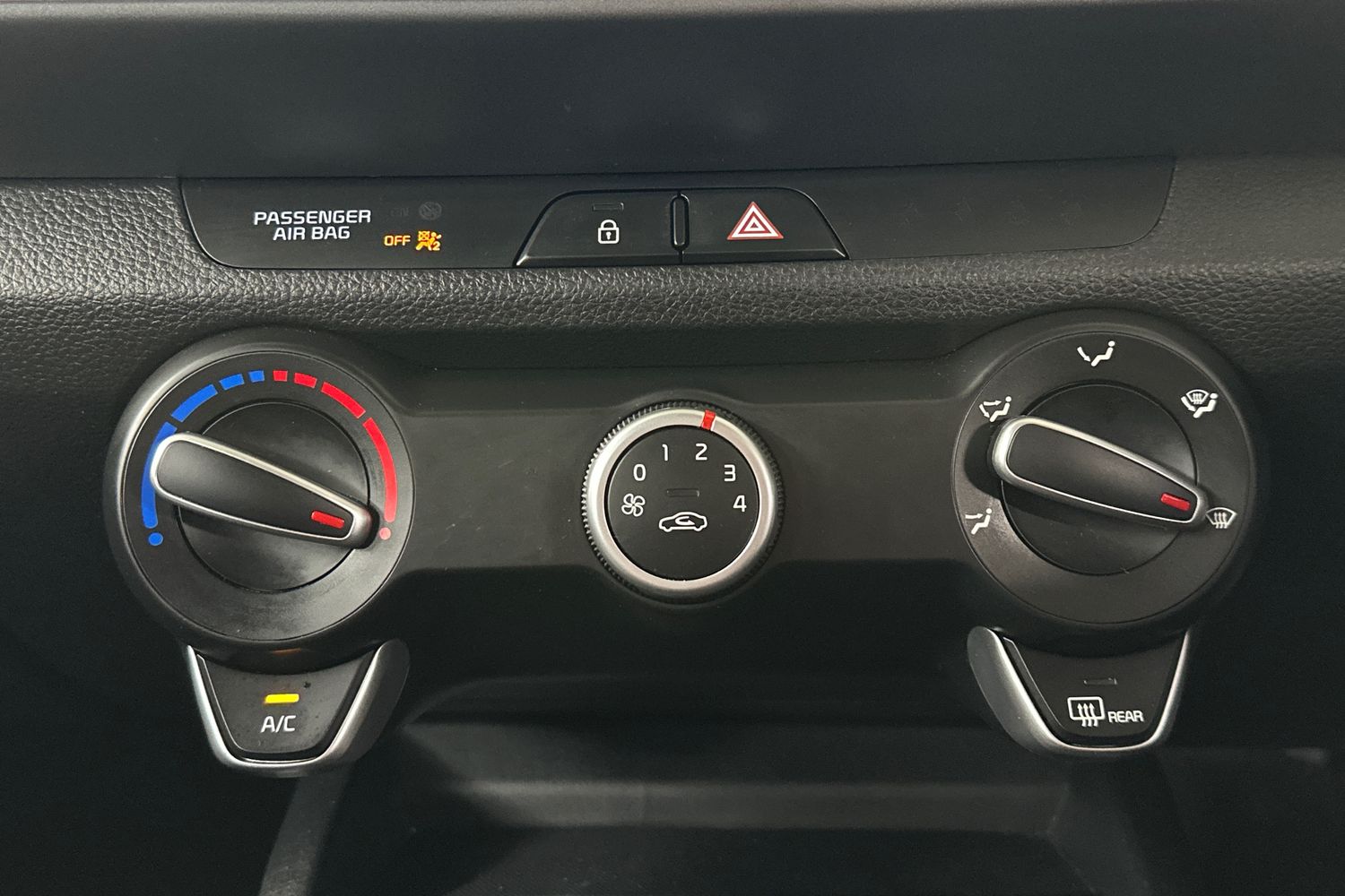 Used Kia Stonic 2022 for sale - 76740992: Photo 26