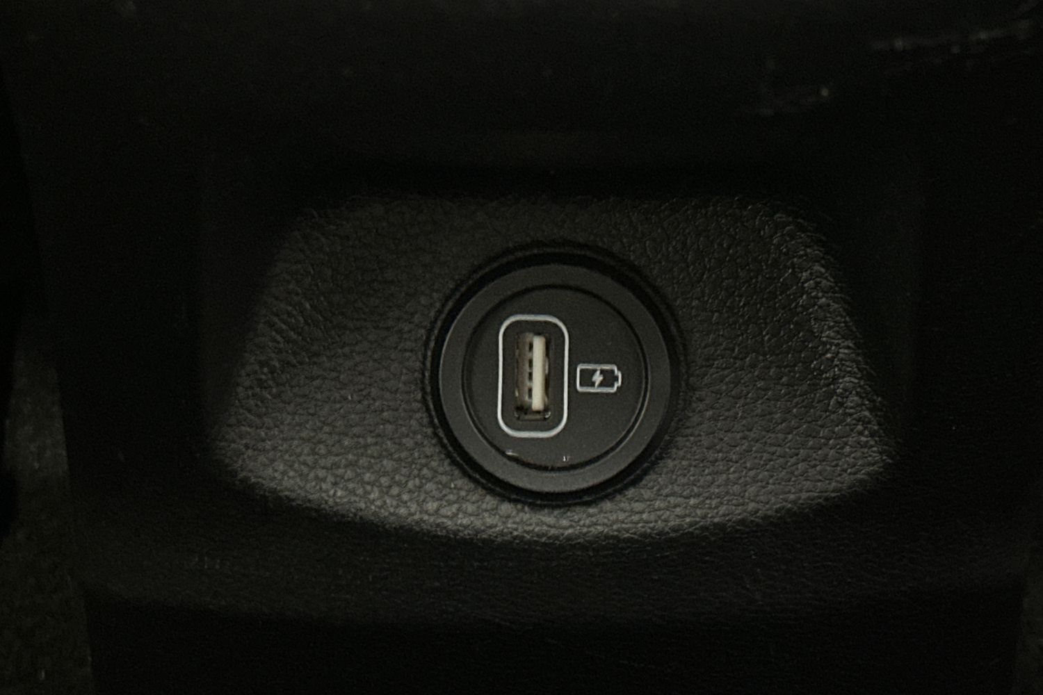 Used Kia Stonic 2022 for sale - 76740992: Photo 32