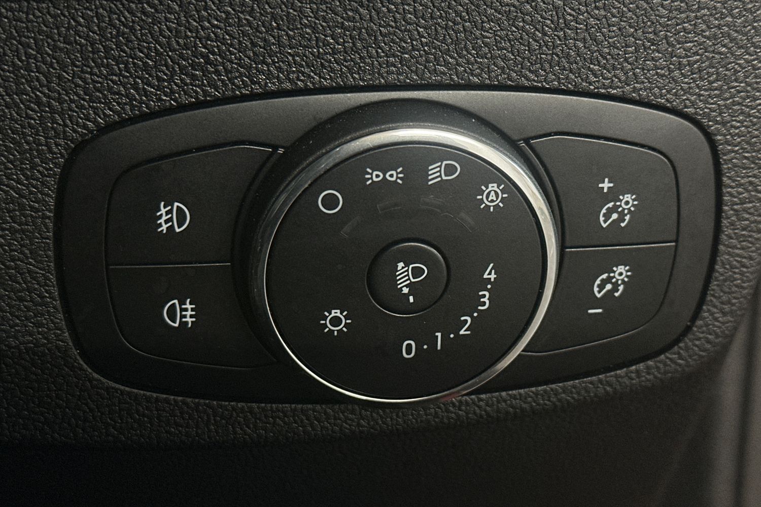 Used Ford Focus 2023 for sale - 76041144: Photo 21