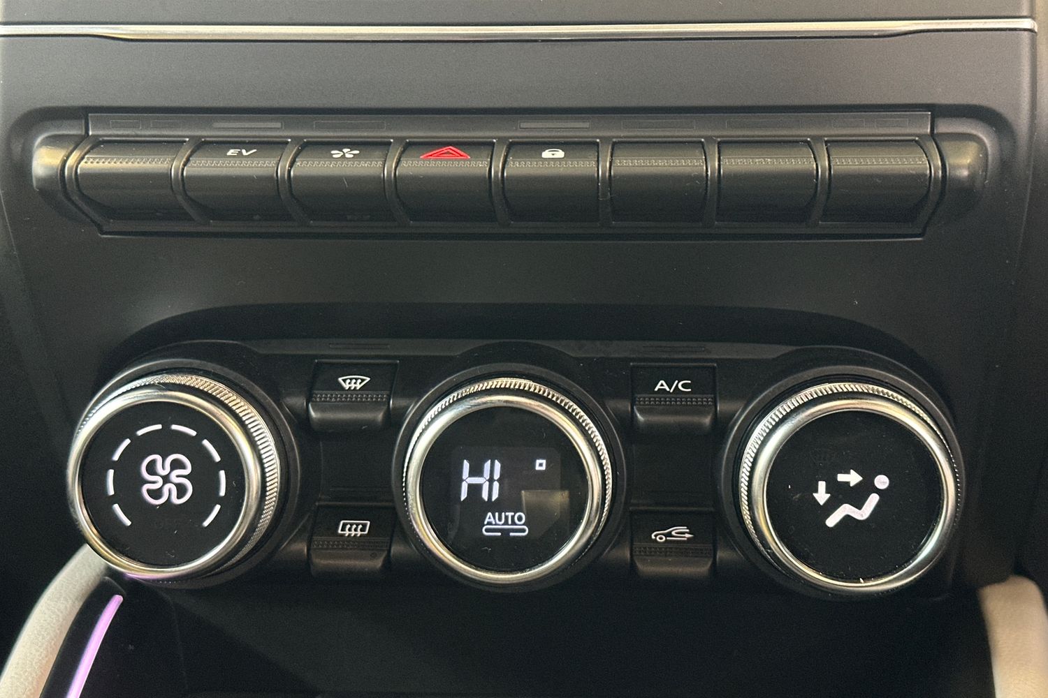 Used Renault Clio 2022 for sale - 76736316: Photo 32