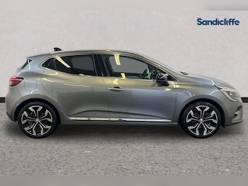 Used Renault Clio 2022 for sale - 76736316: Photo