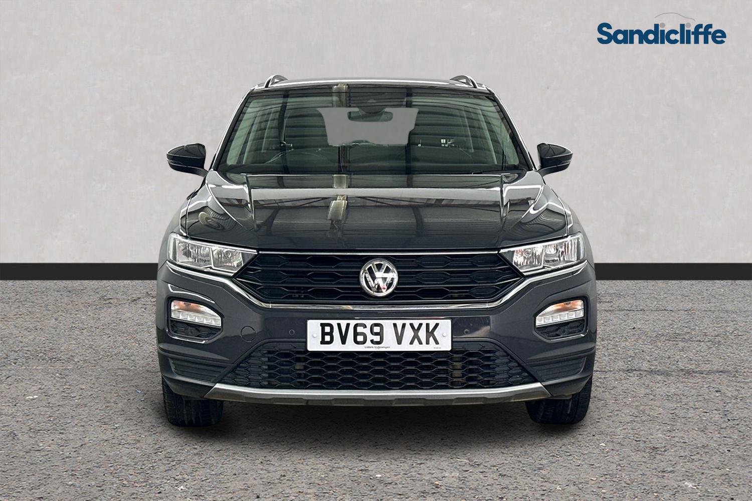 Used Volkswagen T-Roc 2019 for sale - 76413201: Photo 2