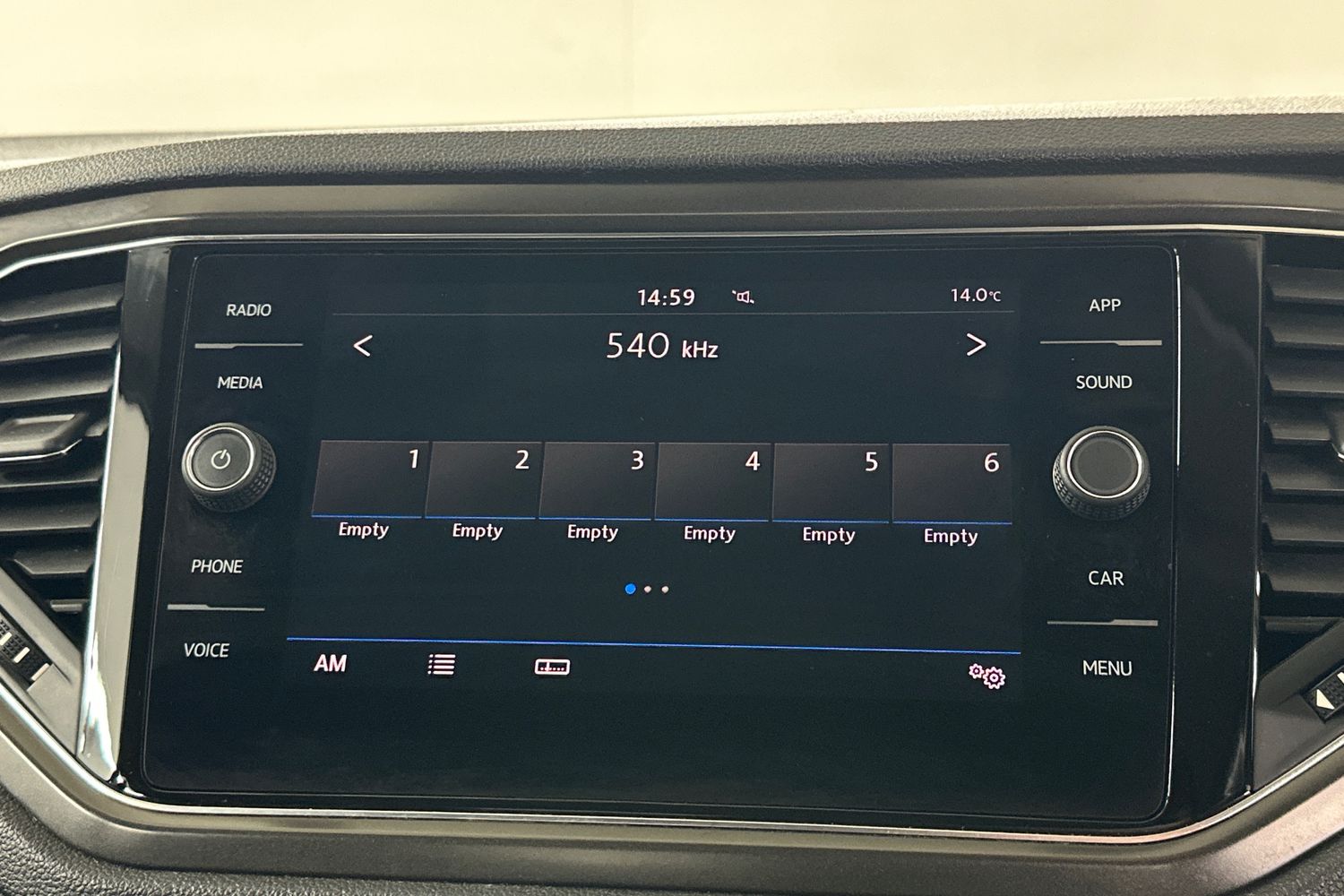 Used Volkswagen T-Roc 2019 for sale - 76413201: Photo 25