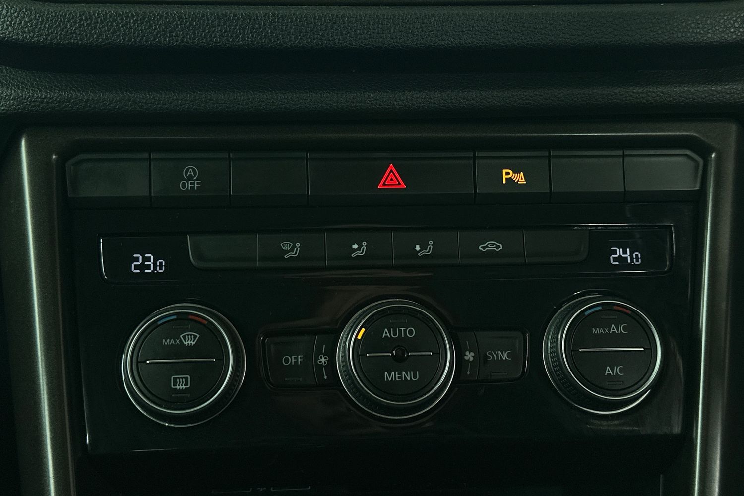 Used Volkswagen T-Roc 2019 for sale - 76413201: Photo 30