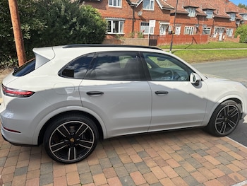 Used Porsche Cayenne 2021 for sale - 75751517: Photo