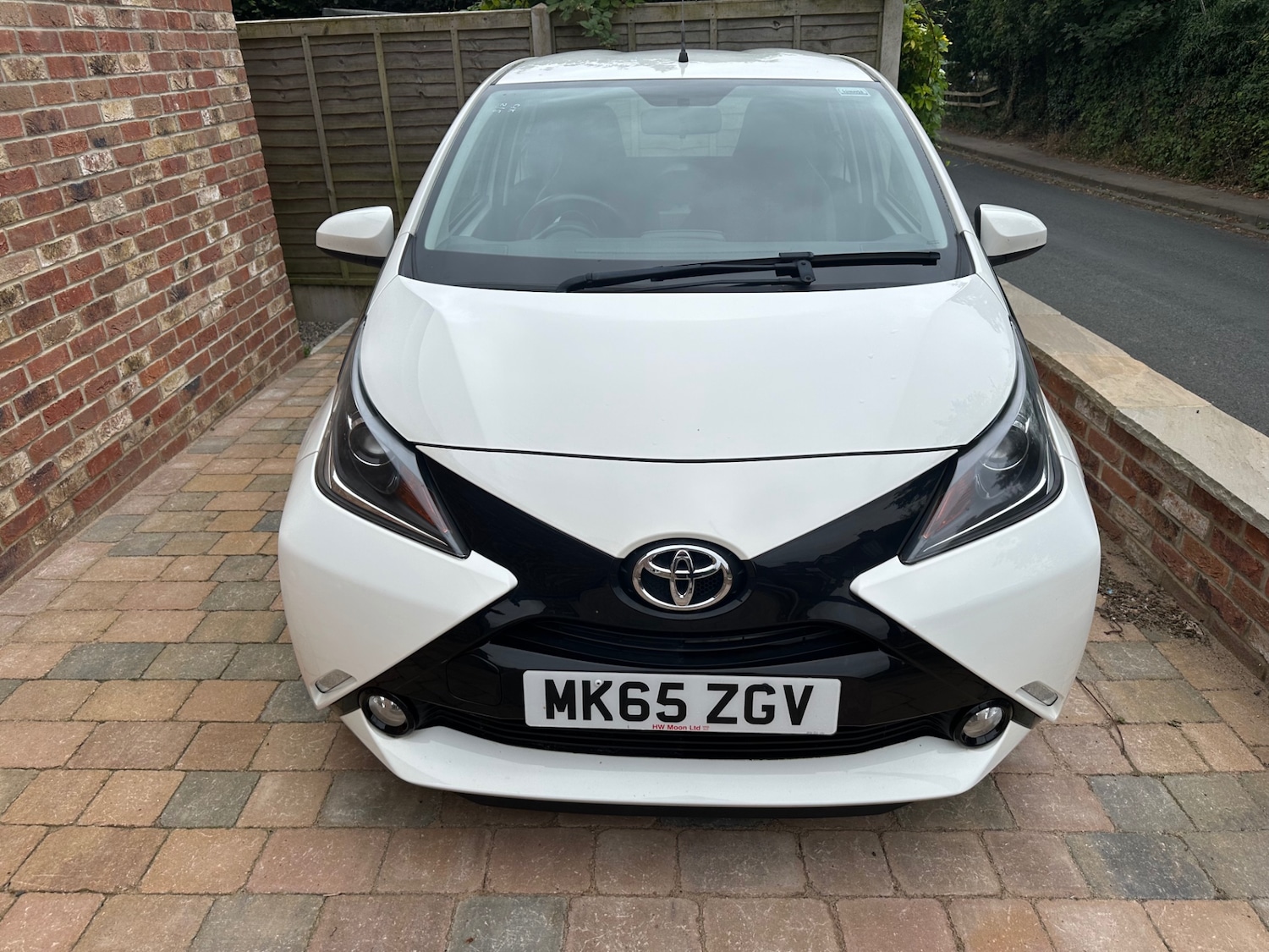 Used Toyota AYGO 2015 for sale - 76477814: Photo 2