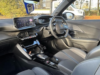 Used Peugeot 2008 2023 for sale - 76675492: Photo