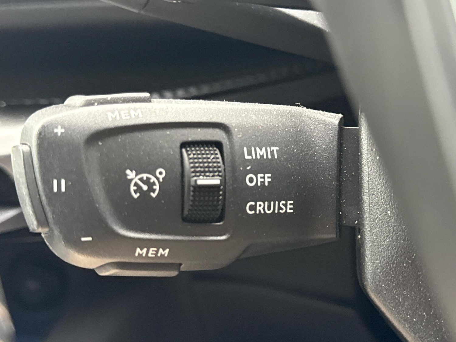 Used Peugeot 5008 2023 for sale - 76677028: Photo 24