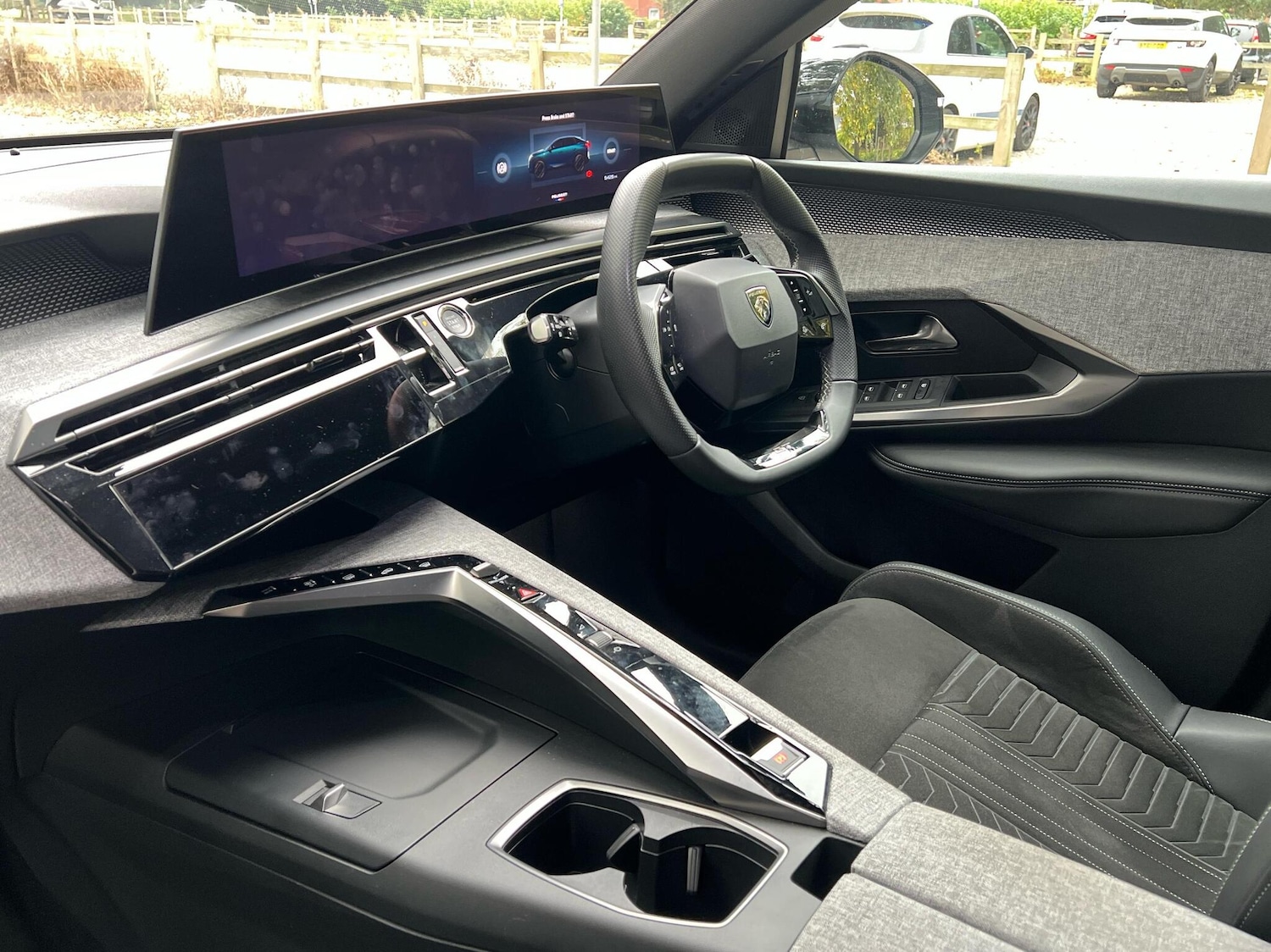 Used Peugeot 3008 2024 for sale - 76677848: Photo 2