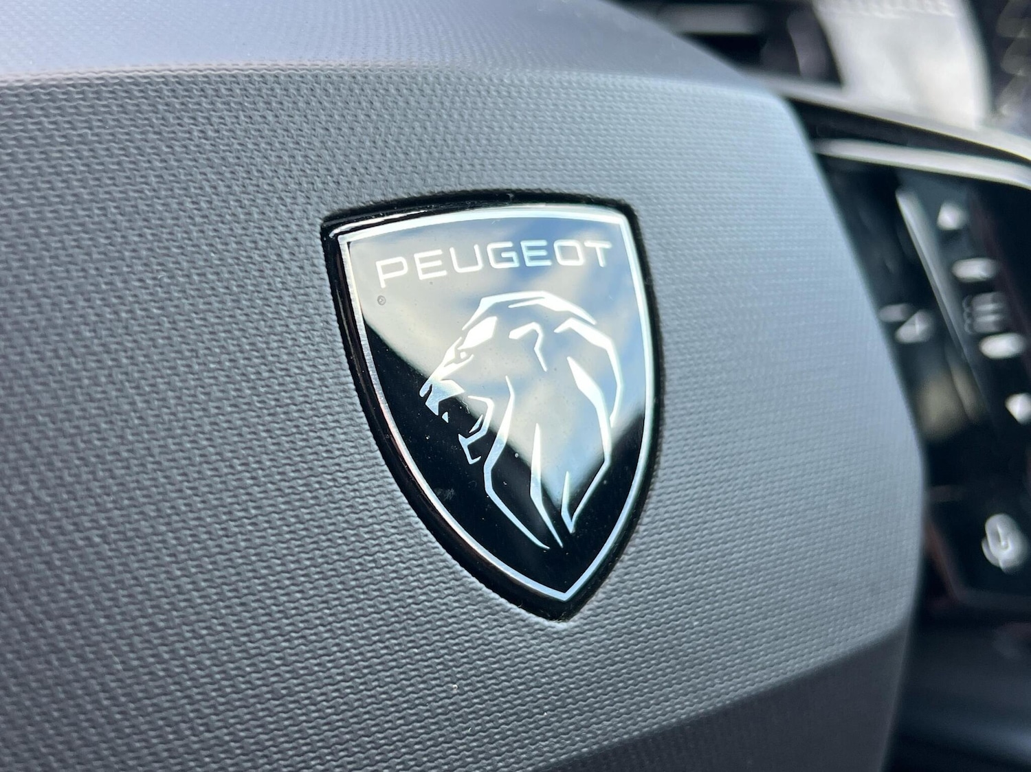 Used Peugeot 3008 2024 for sale - 76677945: Photo 16