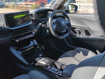 Used Peugeot 2008 2024 for sale - 76231219: Photo